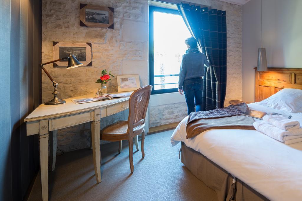 Un Banc Au Soleil Bed & Breakfast Marsilly  Phòng bức ảnh